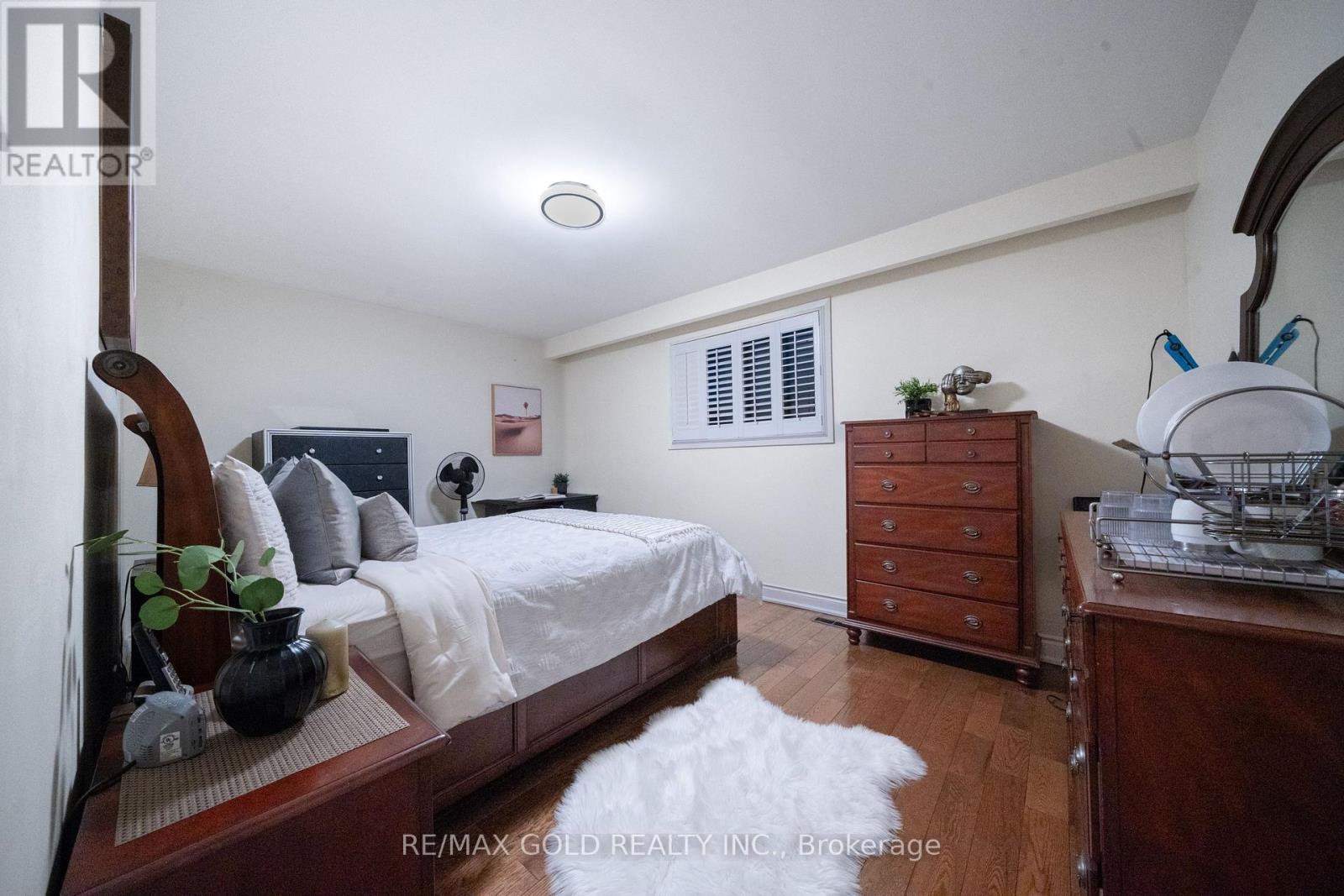 40 Maryhill Drive, Toronto, Ontario  M9V 3C2 - Photo 25 - W12686256