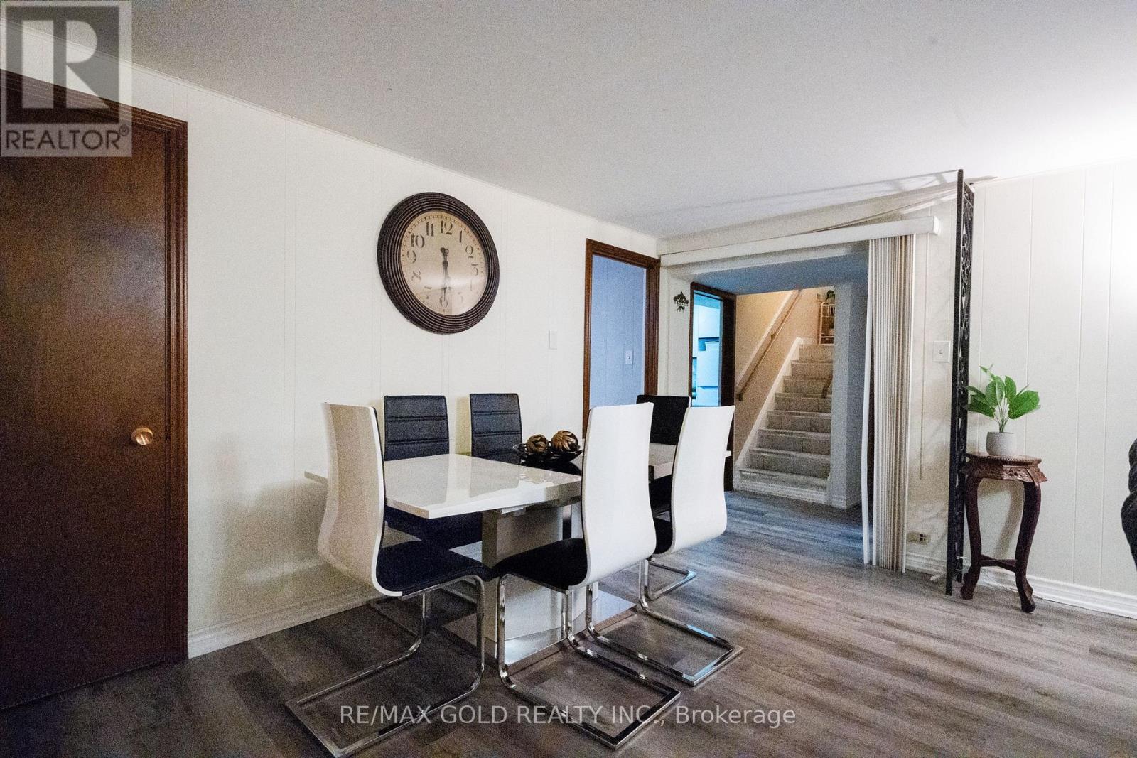 40 Maryhill Drive, Toronto, Ontario  M9V 3C2 - Photo 35 - W12686256