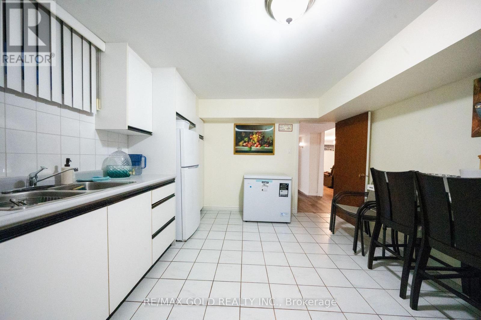 40 Maryhill Drive, Toronto, Ontario  M9V 3C2 - Photo 37 - W12686256