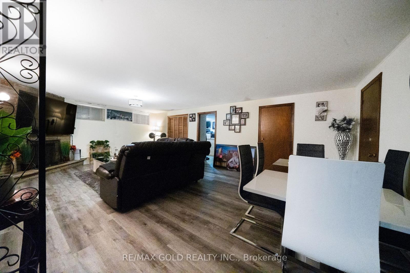 40 Maryhill Drive, Toronto, Ontario  M9V 3C2 - Photo 38 - W12686256