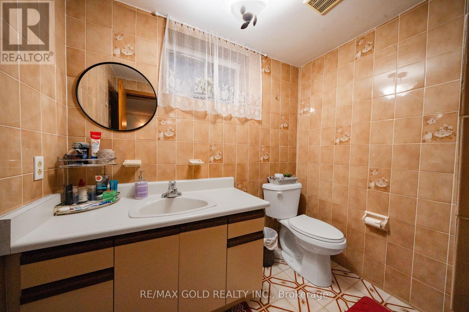 40 Maryhill Drive, Toronto, Ontario  M9V 3C2 - Photo 45 - W12686256