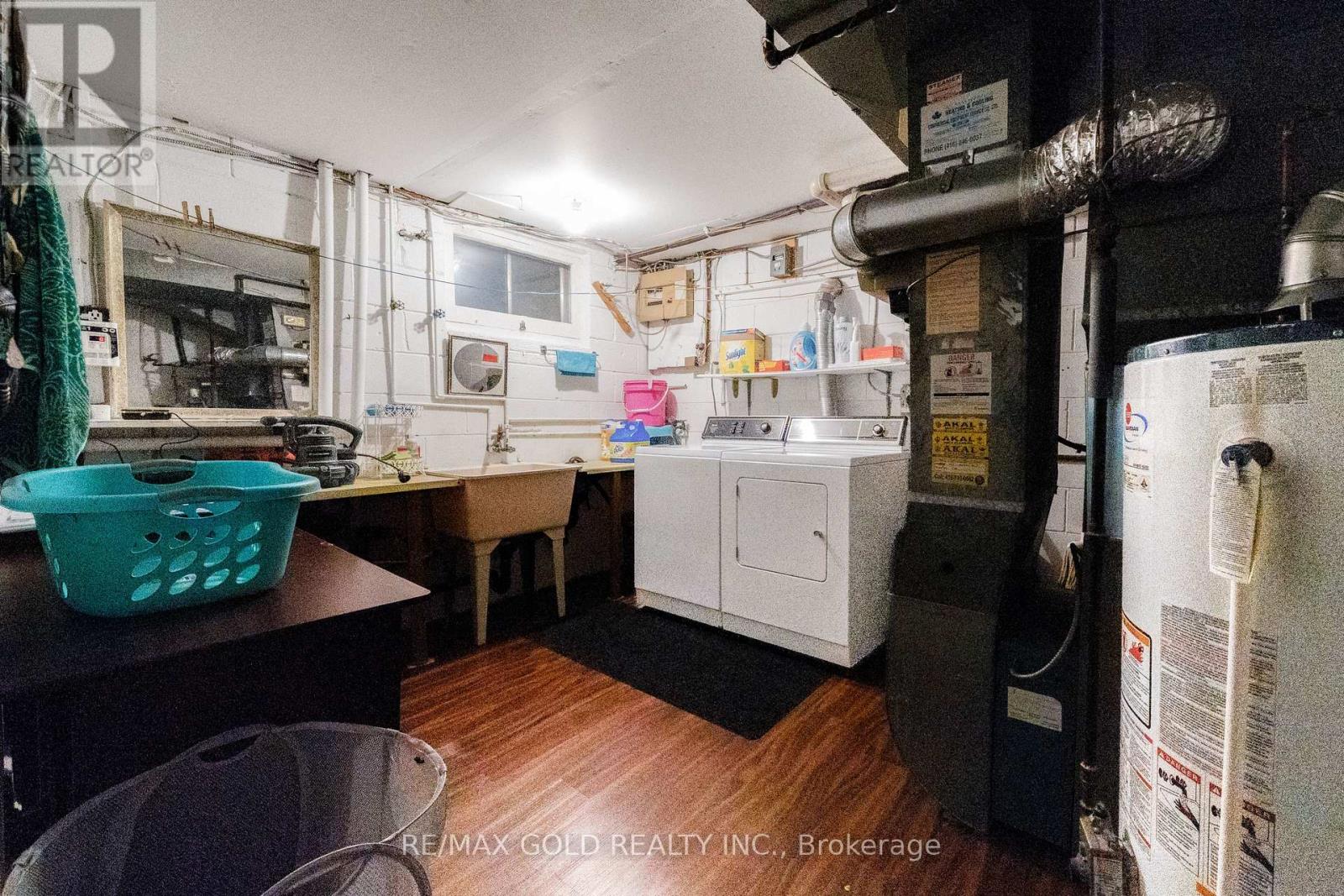 40 Maryhill Drive, Toronto, Ontario  M9V 3C2 - Photo 46 - W12686256