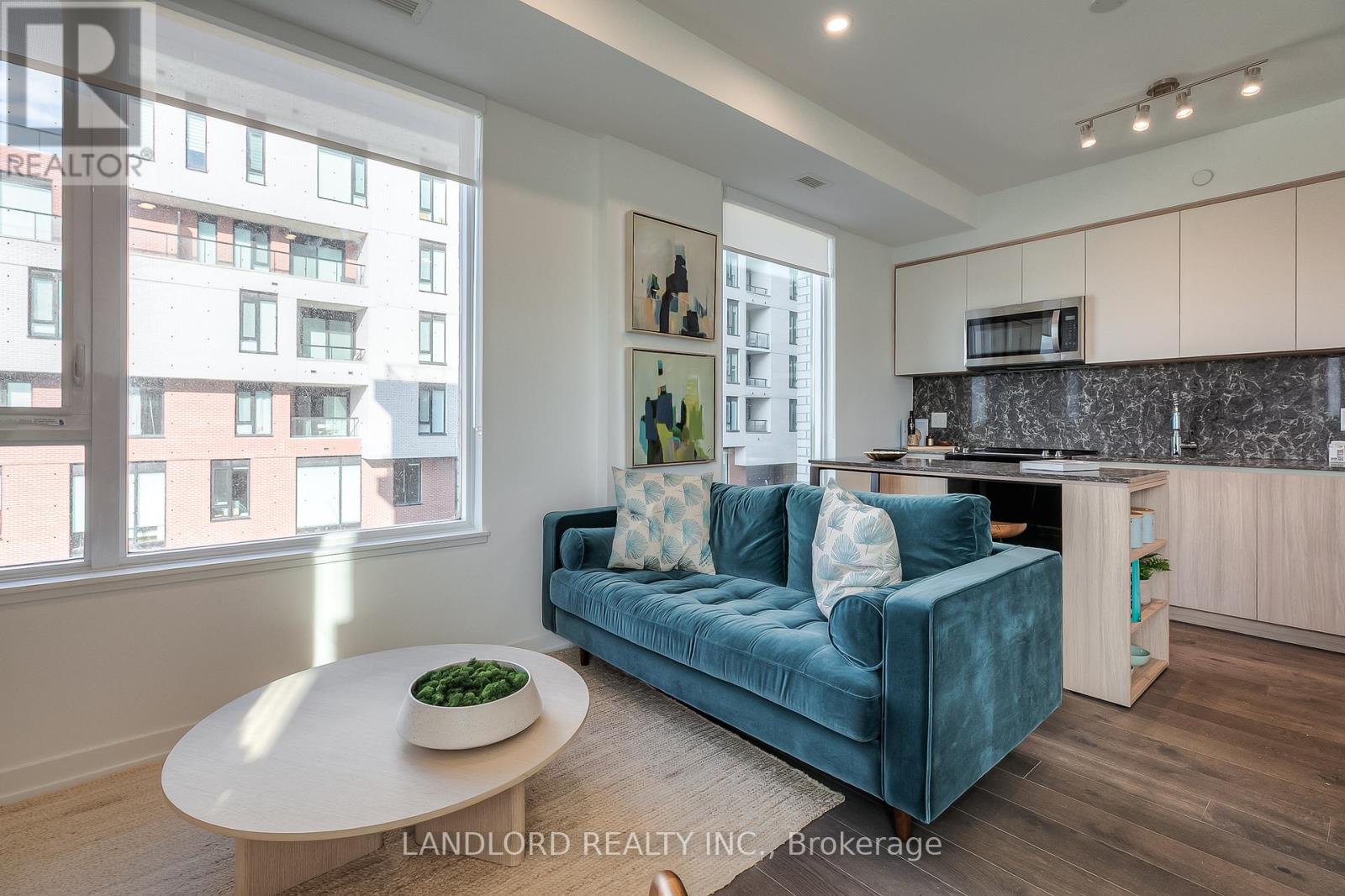 335 - 11 Maryport Avenue, Toronto, Ontario  M3M 0E1 - Photo 4 - W12685164