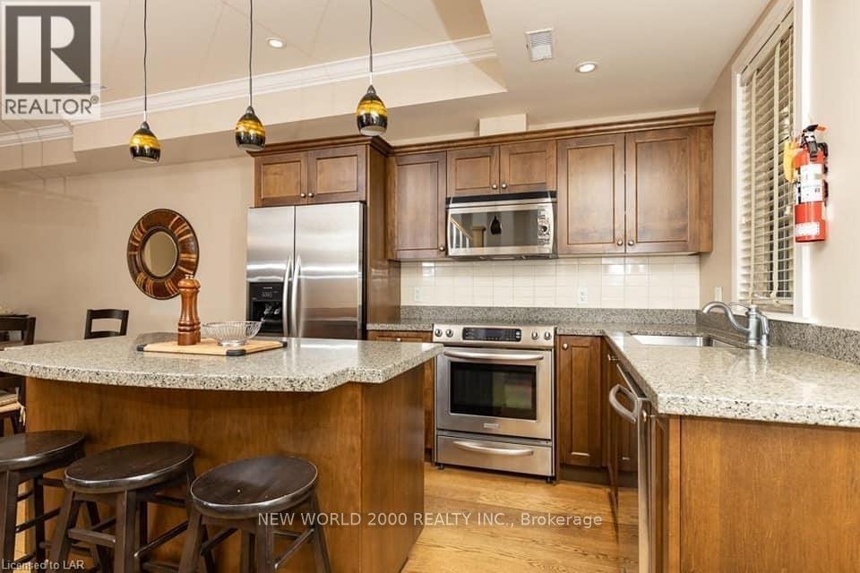 12 - 302 Emerald Hills Court, Seguin, Ontario  P0C 1H0 - Photo 4 - X12684942