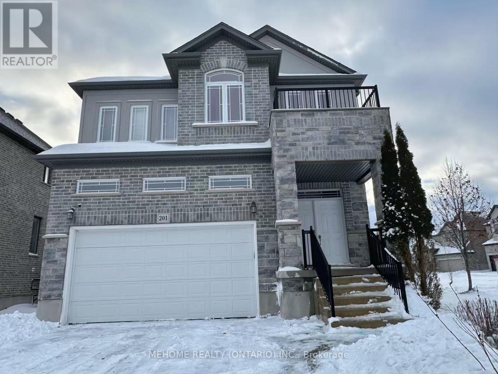 201 Spring Garden Drive, Waterloo, Ontario  N2J 4N7 - Photo 2 - X12686048
