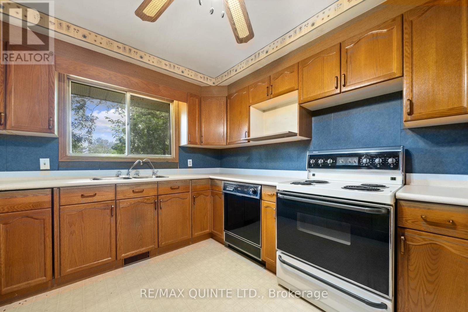 1462 County Road 12, Prince Edward County, Ontario  K0K 2T0 - Photo 14 - X12686406