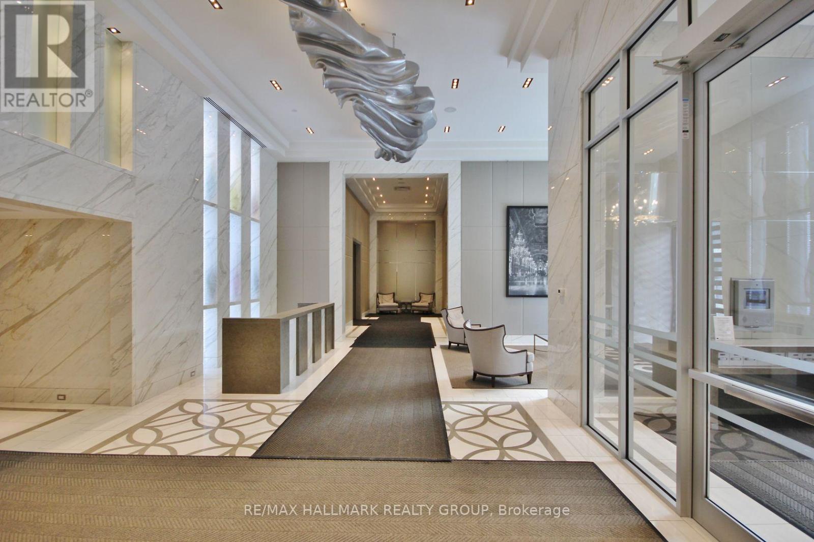 1711 - 111 Champagne Avenue S, Ottawa, Ontario  K1S 5V3 - Photo 4 - X12686268