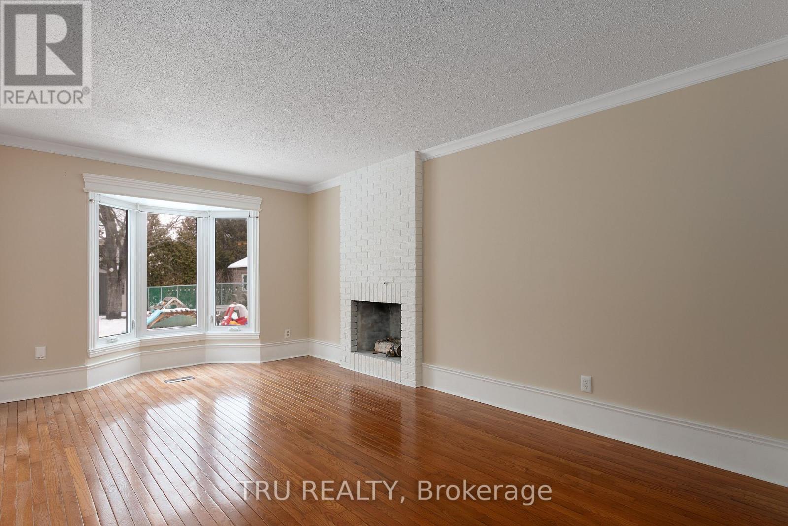 1078 St Emmanuel Terrace, Ottawa, Ontario  K1C 2J7 - Photo 5 - X12686320