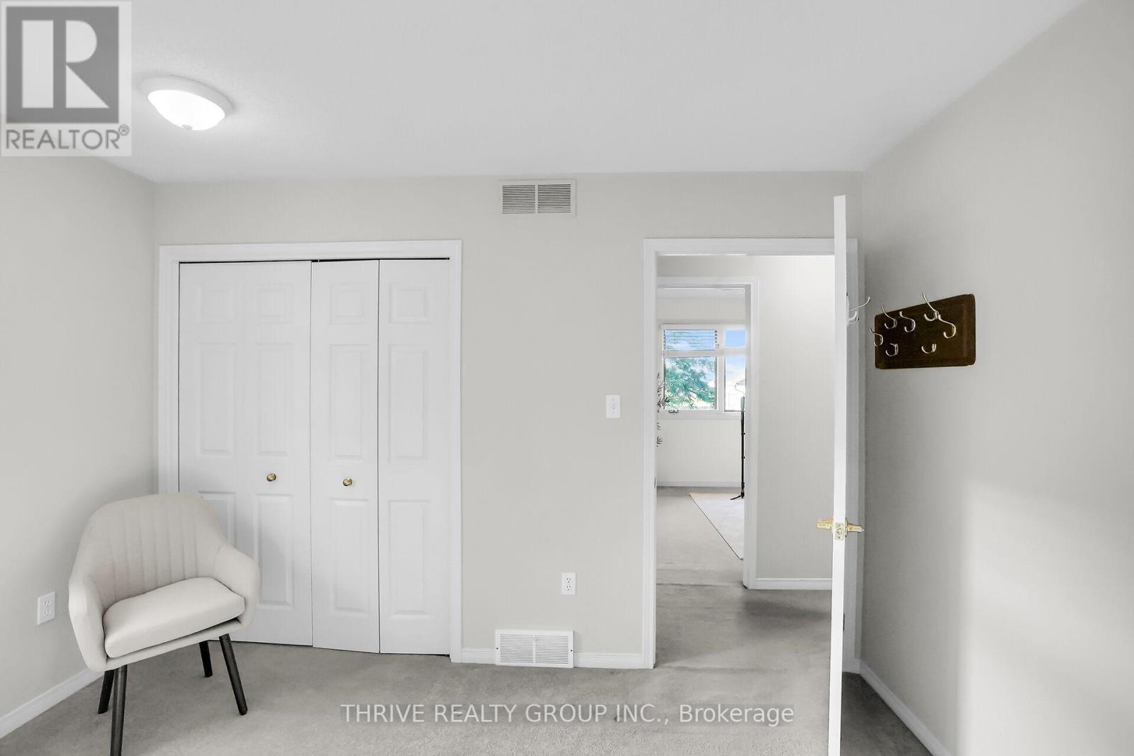 24 Parkview Crescent, Strathroy-Caradoc, Ontario  N7G 4A3 - Photo 14 - X12686404