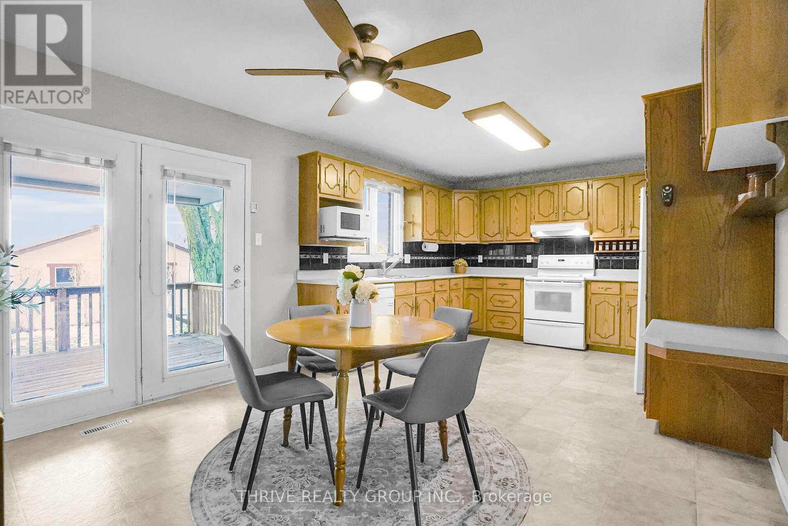 24 Parkview Crescent, Strathroy-Caradoc, Ontario  N7G 4A3 - Photo 15 - X12686404