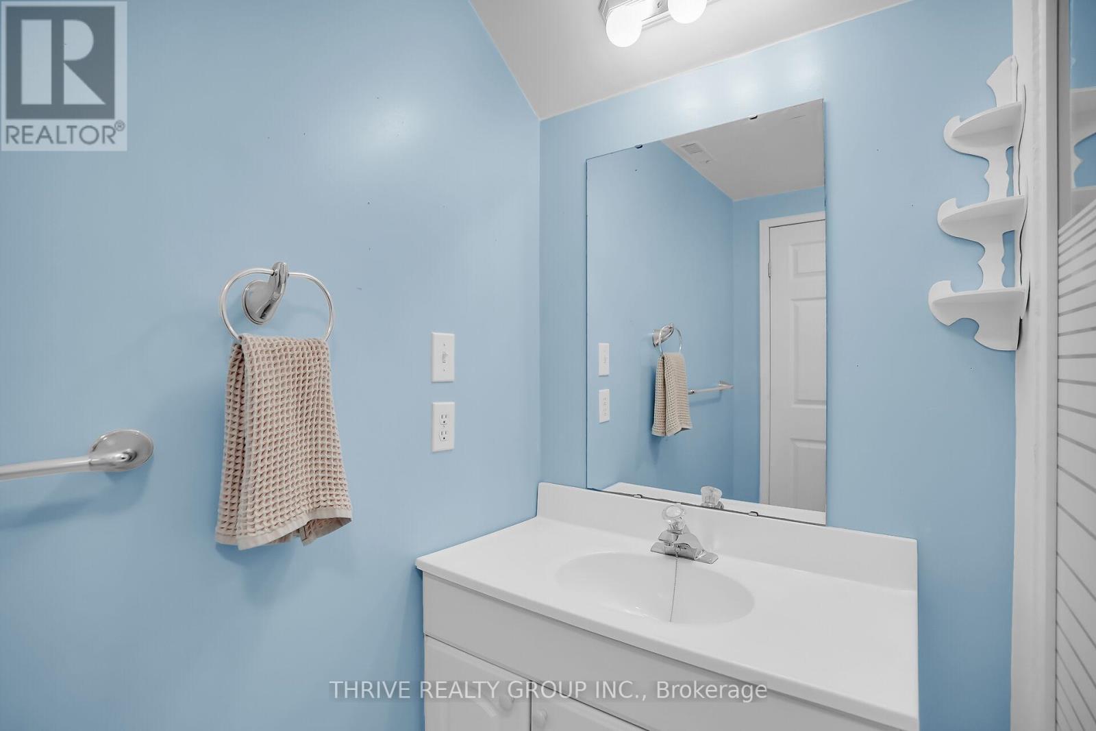 24 Parkview Crescent, Strathroy-Caradoc, Ontario  N7G 4A3 - Photo 27 - X12686404