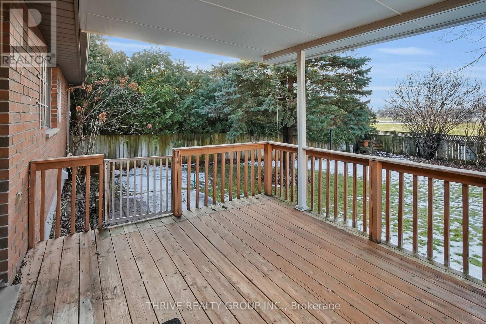 24 Parkview Crescent, Strathroy-Caradoc, Ontario  N7G 4A3 - Photo 32 - X12686404