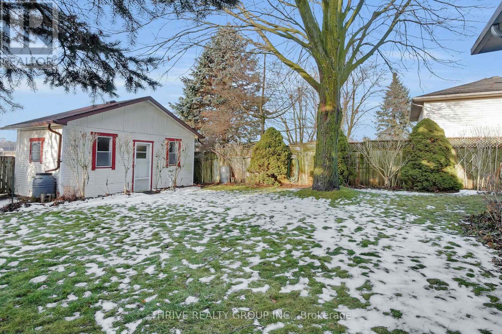 24 Parkview Crescent, Strathroy-Caradoc, Ontario  N7G 4A3 - Photo 36 - X12686404