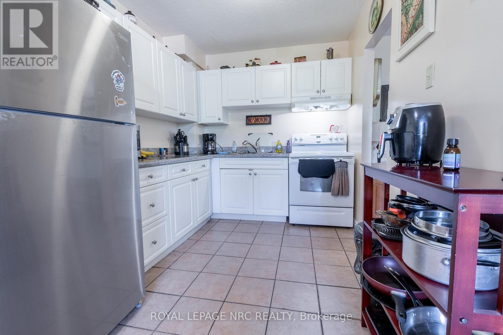 316 - 242 Oakdale Avenue, St. Catharines (Oakdale), Ontario  L2P 3K5 - Photo 10 - X12686442