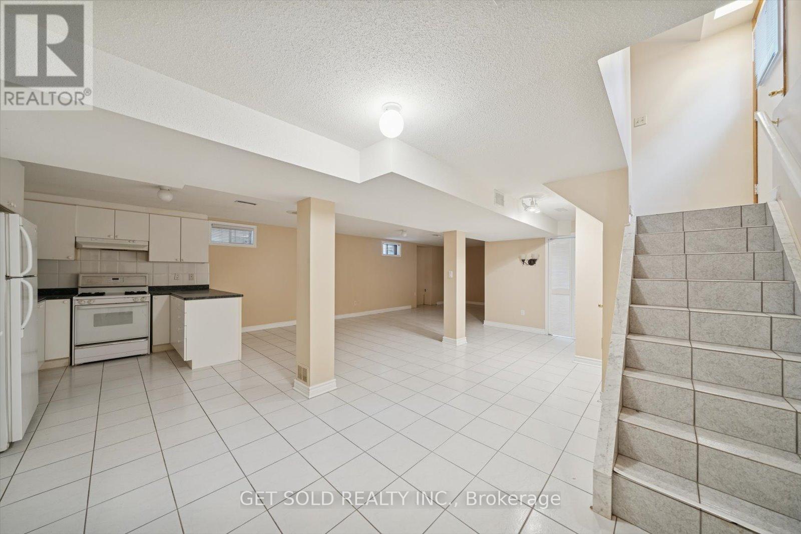 99 Carmen Crescent, Vaughan, Ontario  L4L 5P6 - Photo 18 - N12668622