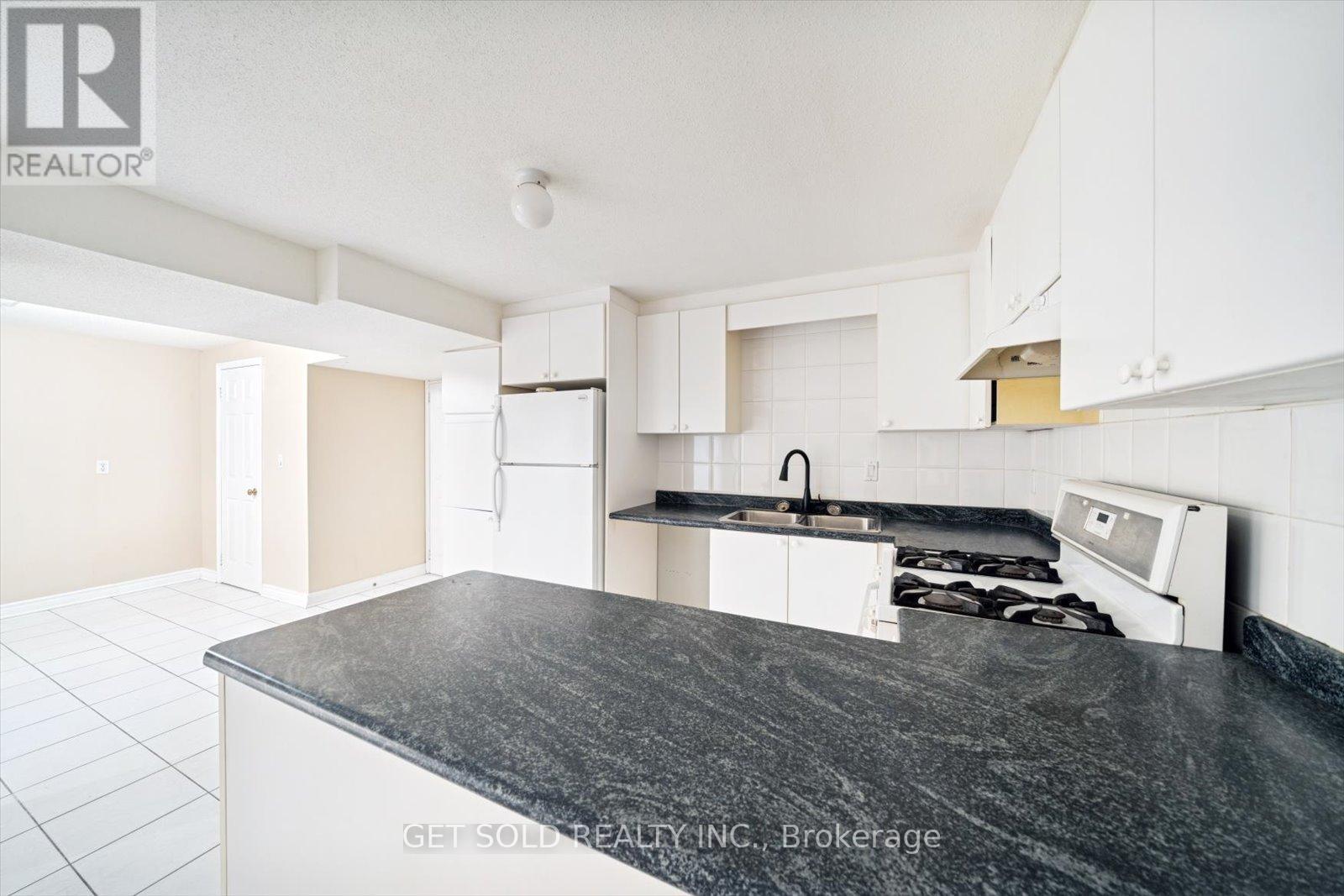 99 Carmen Crescent, Vaughan, Ontario  L4L 5P6 - Photo 20 - N12668622