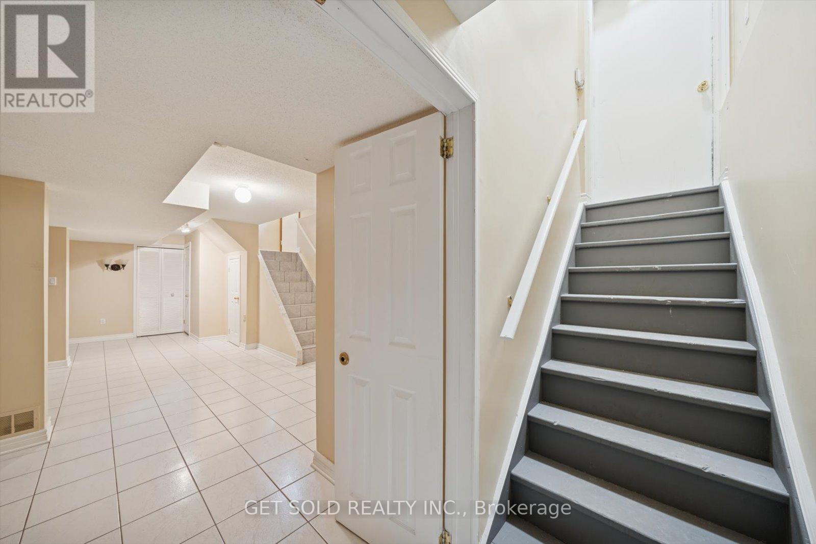 99 Carmen Crescent, Vaughan, Ontario  L4L 5P6 - Photo 22 - N12668622