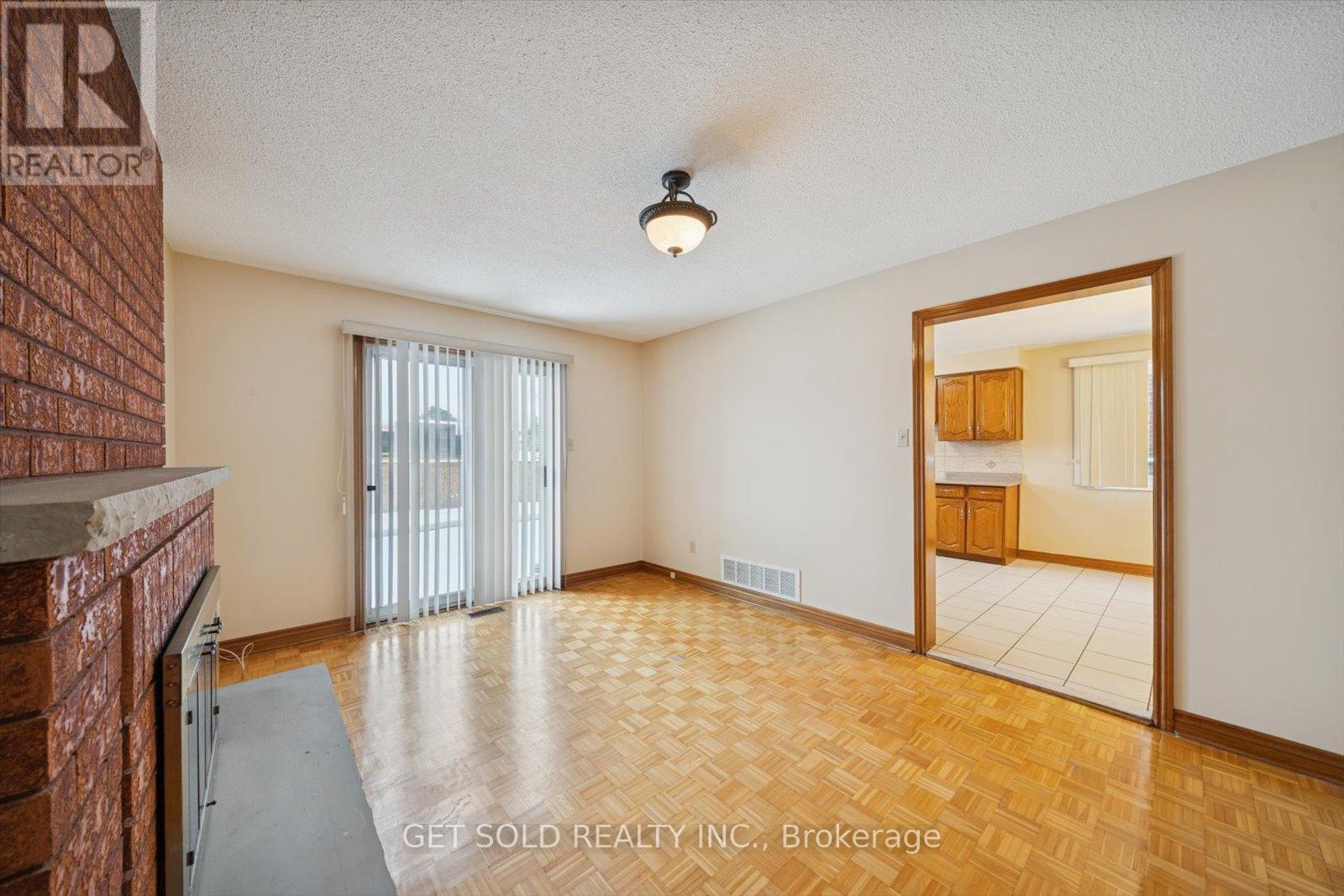 99 Carmen Crescent, Vaughan, Ontario  L4L 5P6 - Photo 11 - N12668622