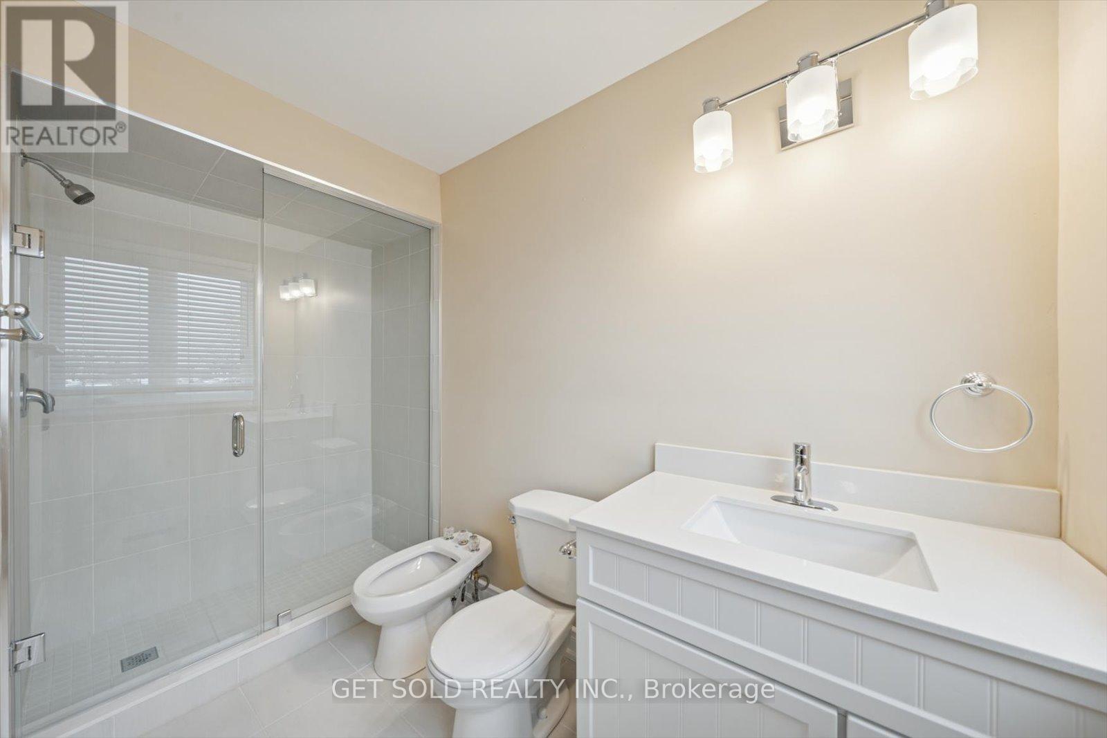 99 Carmen Crescent, Vaughan, Ontario  L4L 5P6 - Photo 15 - N12668622