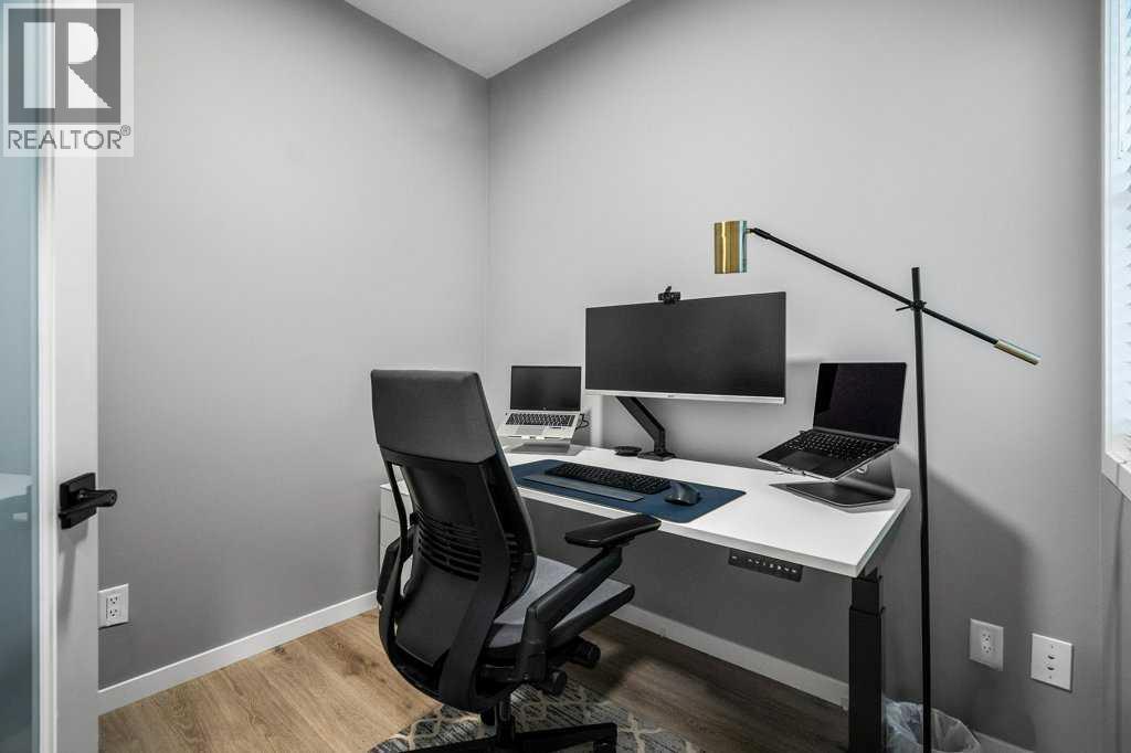 102 Creekside Way Sw, Calgary, Alberta  T2X 4A9 - Photo 17 - A2275504