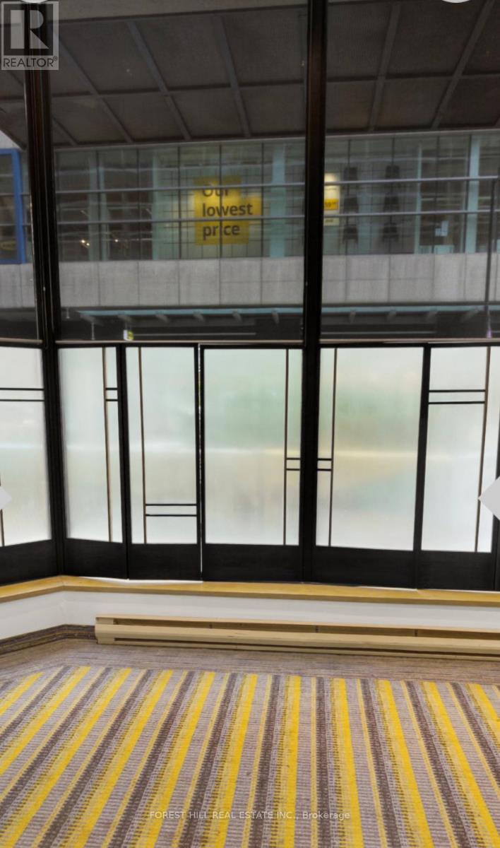 Chelsea Hotel (Gerrard) - 33 Gerrard Street W, Toronto, Ontario  M5G 1Z4 - Photo 10 - C12686414