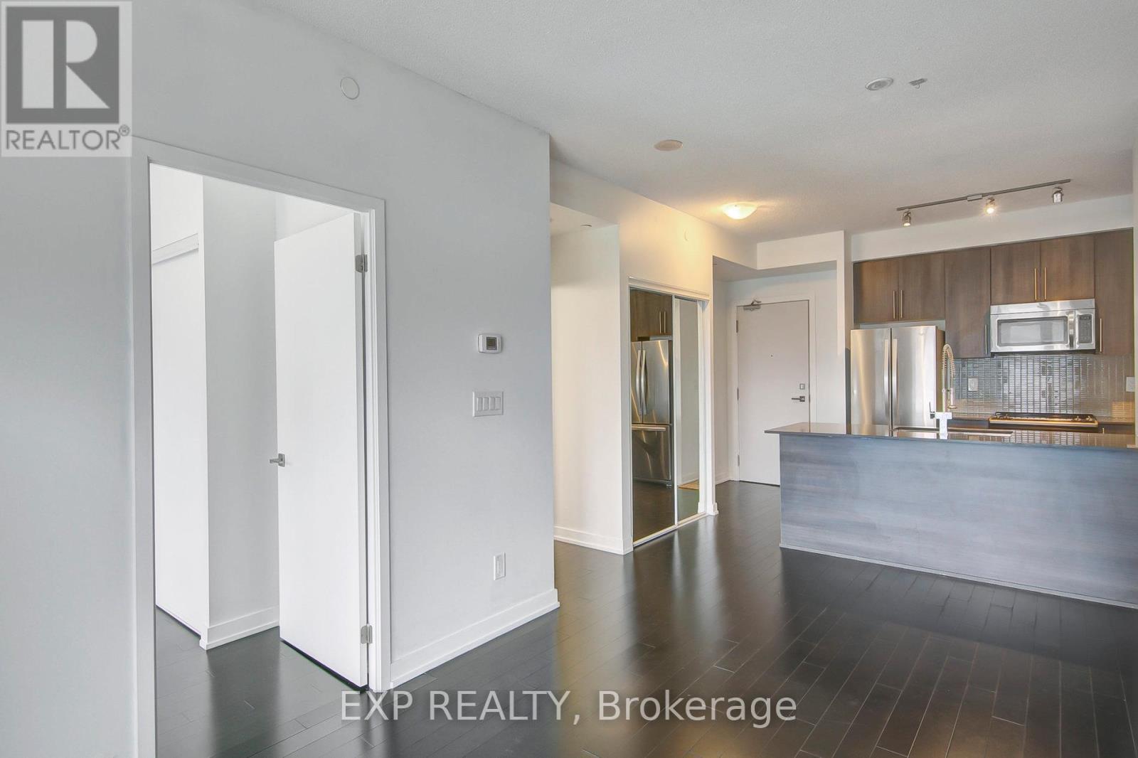 4204 - 4011 Brickstone Mews, Mississauga, Ontario  L5B 0G3 - Photo 14 - W12683370