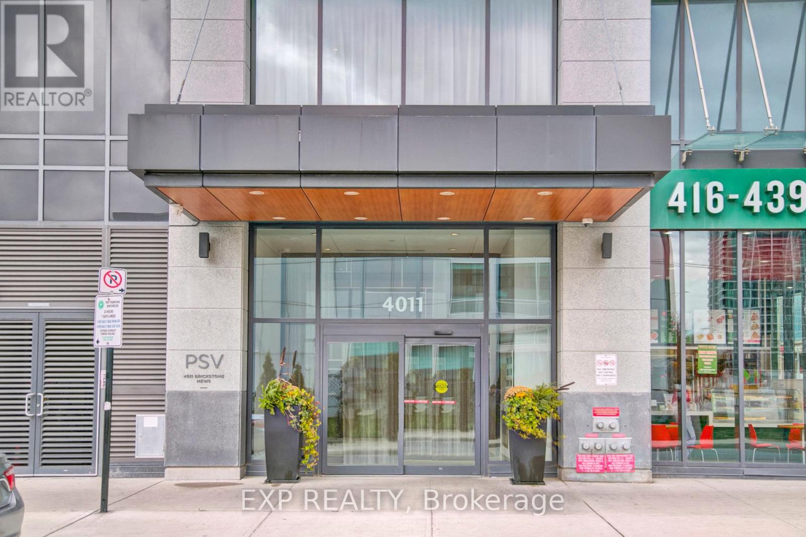 <div class="slider-price">$2,050 Monthly</div><p>4204 - 4011 Brickstone Mews, Mississauga, Ontario</p>