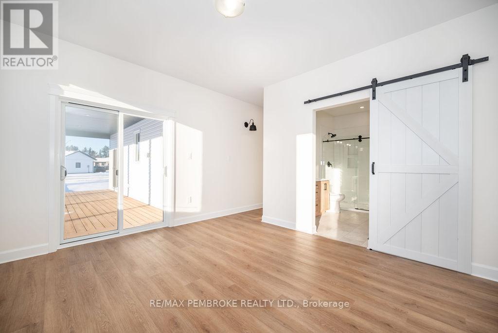 18 Durant Street, Petawawa, Ontario  K8H 0G2 - Photo 19 - X12499616