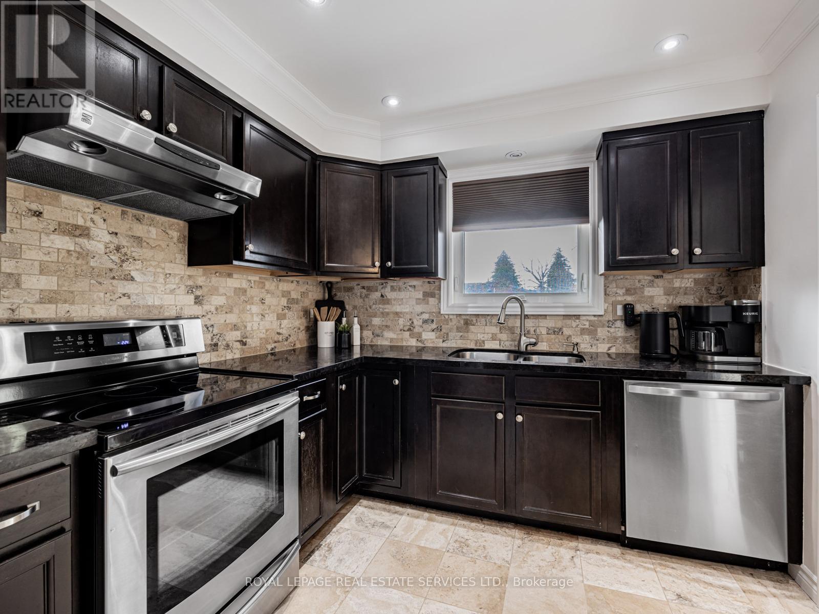 36 Ravenview Drive, Toronto, Ontario  M1E 3M1 - Photo 8 - E12686360