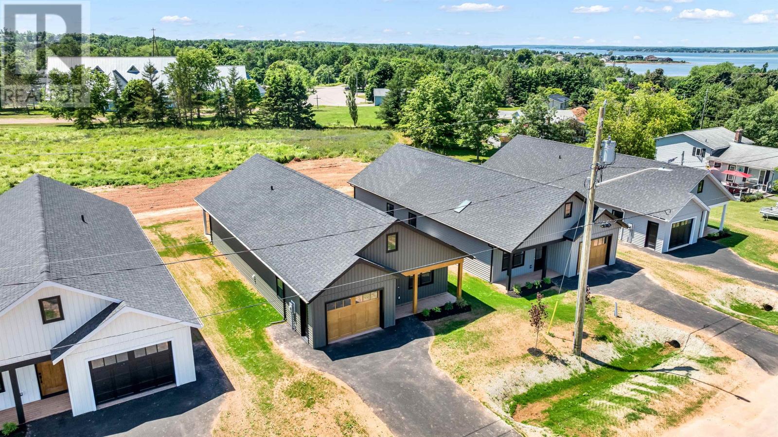 32 Reddin Heights, Stratford, Prince Edward Island  C1B 1Z4 - Photo 4 - 202600594