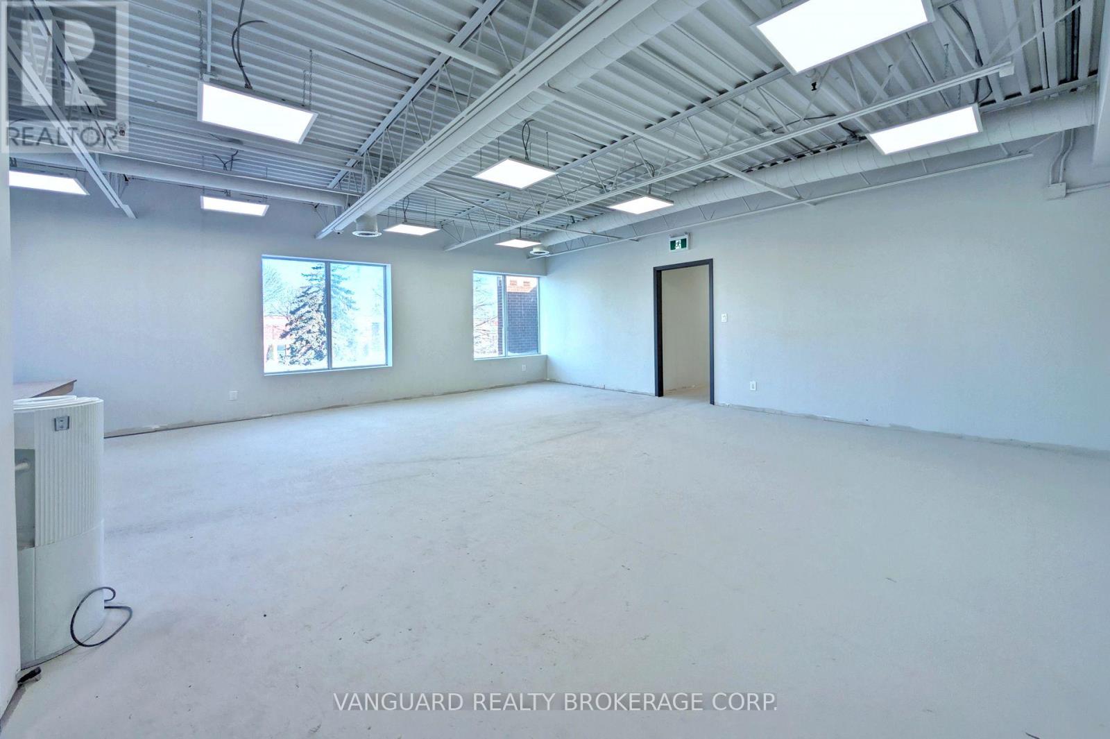 2nd Floor - 191 Vinyl Court, Vaughan, Ontario  L4L 4A3 - Photo 18 - N12686312