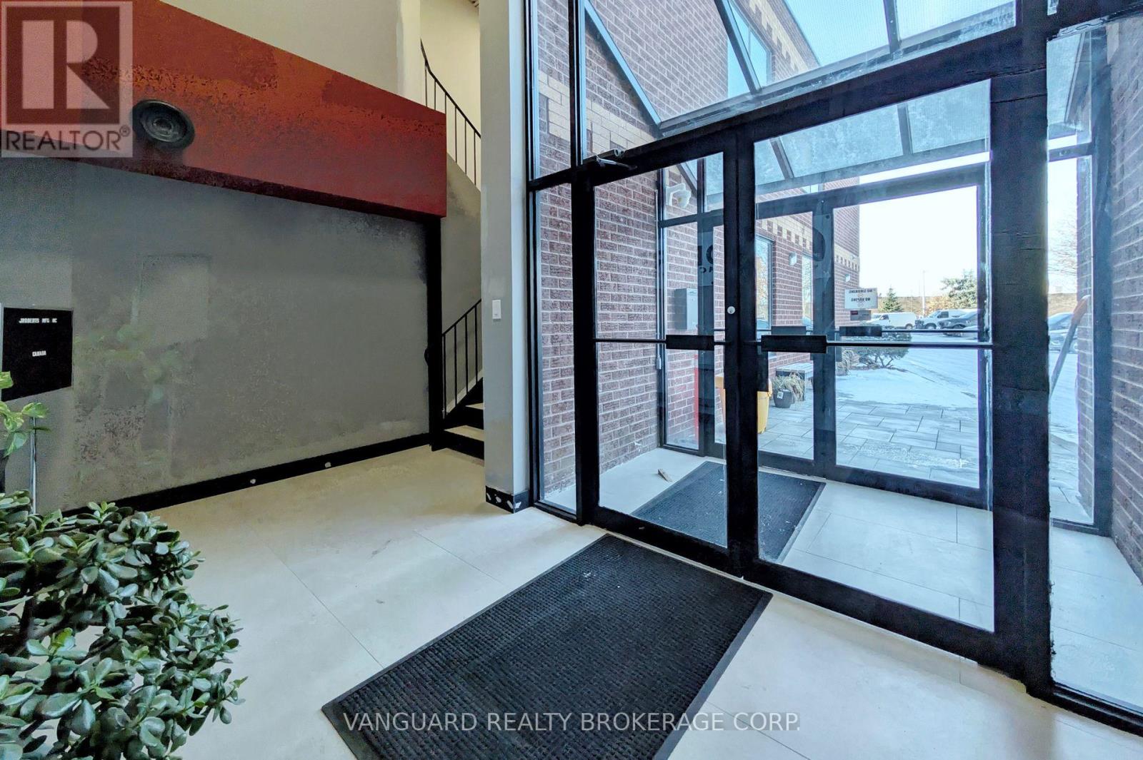 2nd Floor - 191 Vinyl Court, Vaughan, Ontario  L4L 4A3 - Photo 4 - N12686312