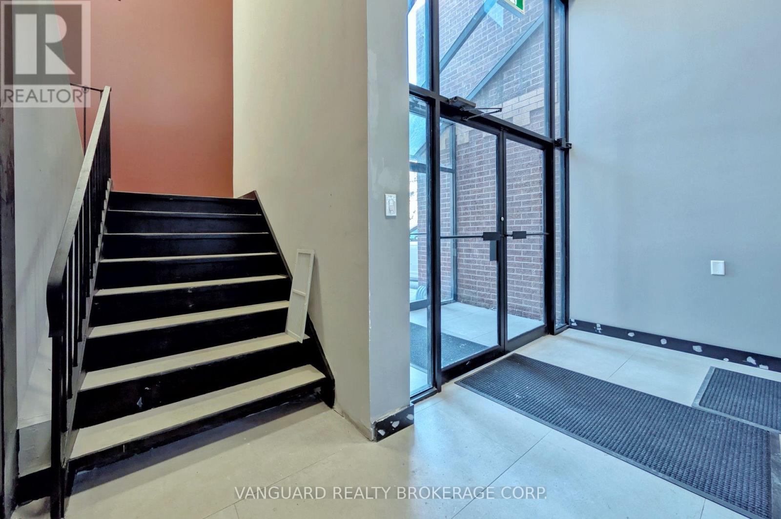 2nd Floor - 191 Vinyl Court, Vaughan, Ontario  L4L 4A3 - Photo 5 - N12686312