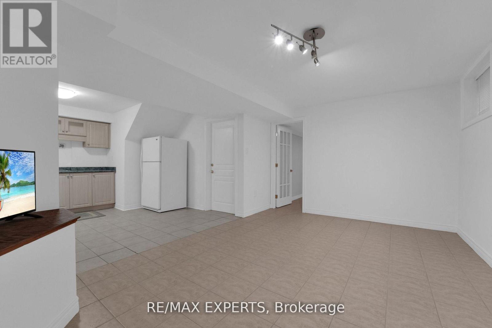 Bsmt - 25 Royalpark Way, Vaughan, Ontario  L4H 1J5 - Photo 12 - N12686358