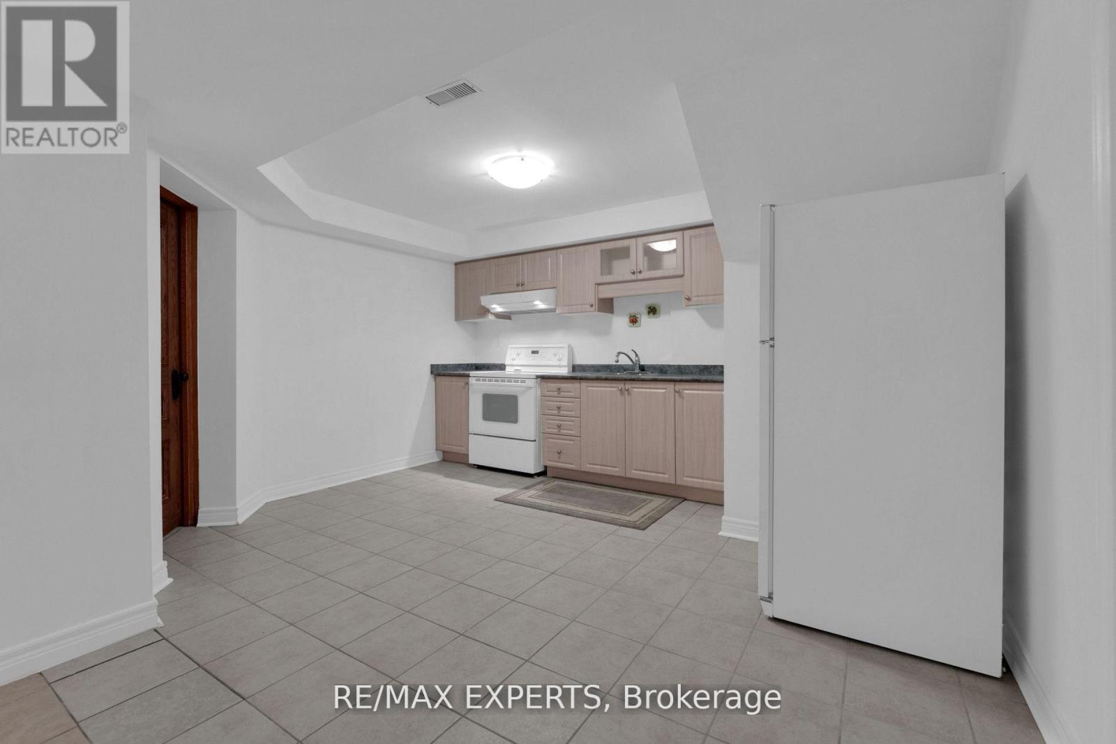 Bsmt - 25 Royalpark Way, Vaughan, Ontario  L4H 1J5 - Photo 7 - N12686358