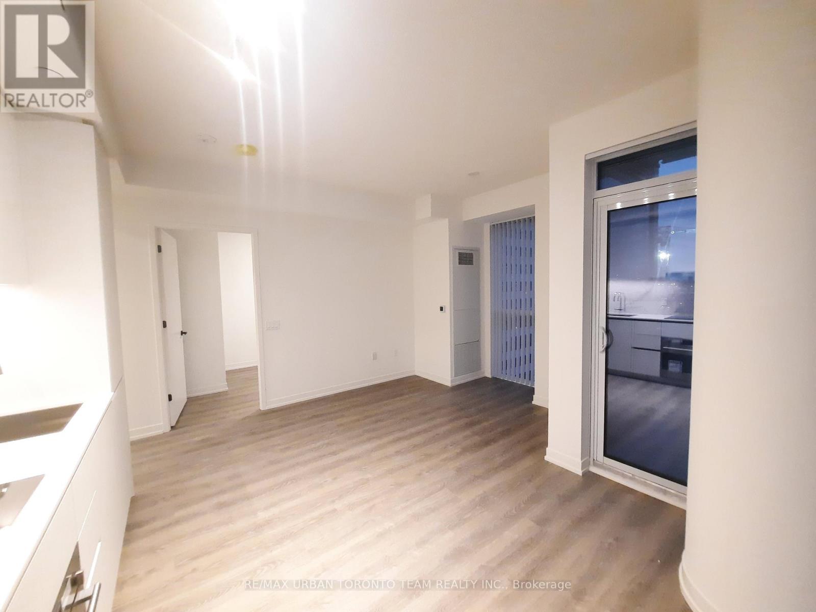 812 - 8 Interchange Way, Vaughan, Ontario  L4K 5Z7 - Photo 2 - N12686434