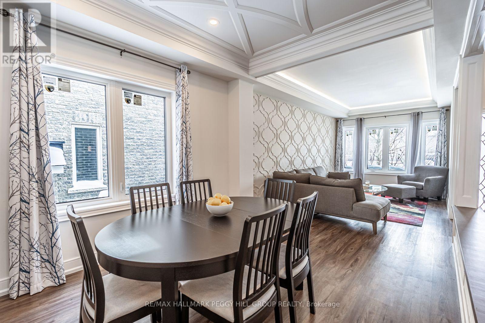 99 Mcintyre Drive, Barrie (Ardagh), Ontario  L4N 4K6 - Photo 4 - S12686304