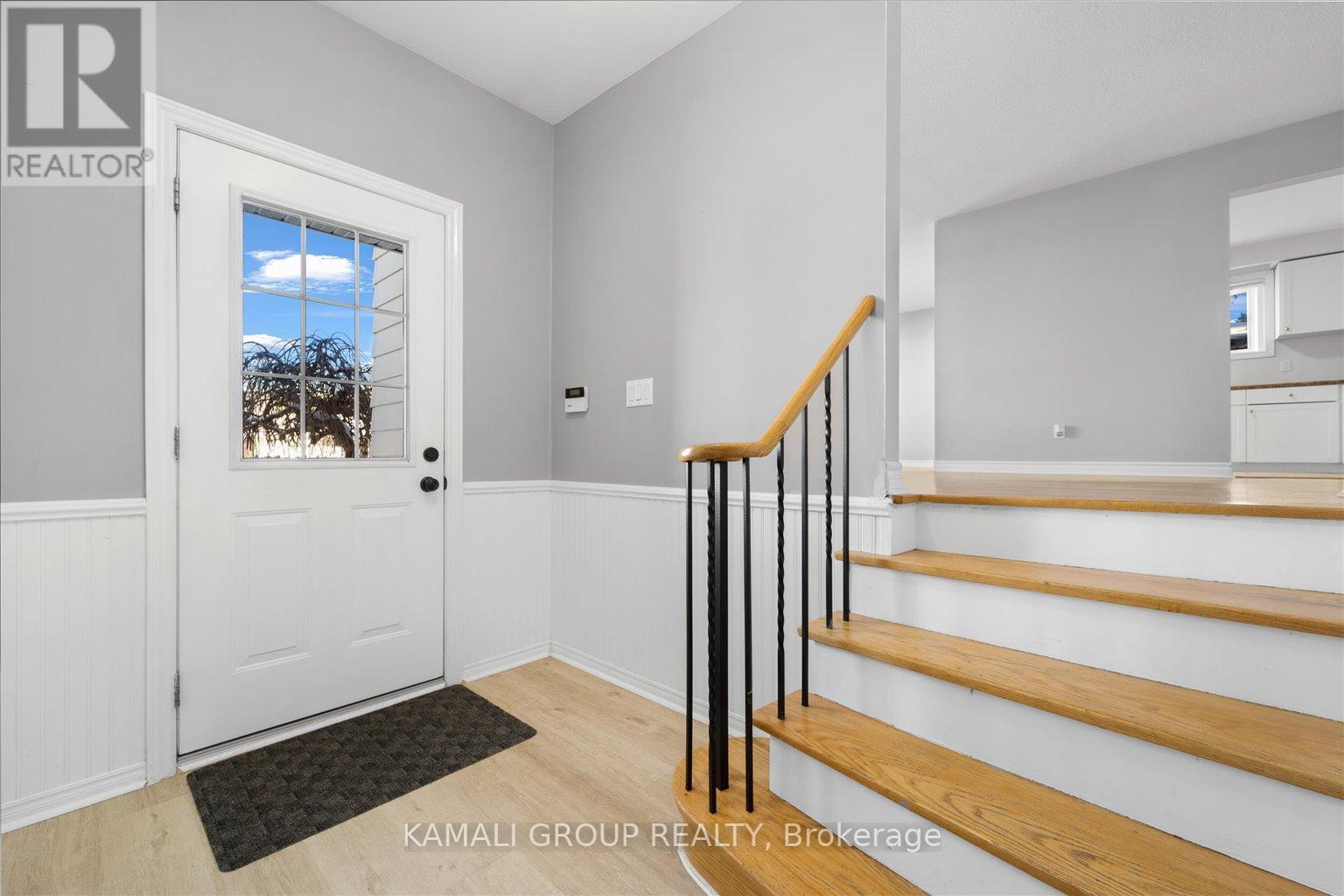 Main - 78 College Crescent, Barrie (Grove East), Ontario  L4M 2W3 - Photo 2 - S12686400