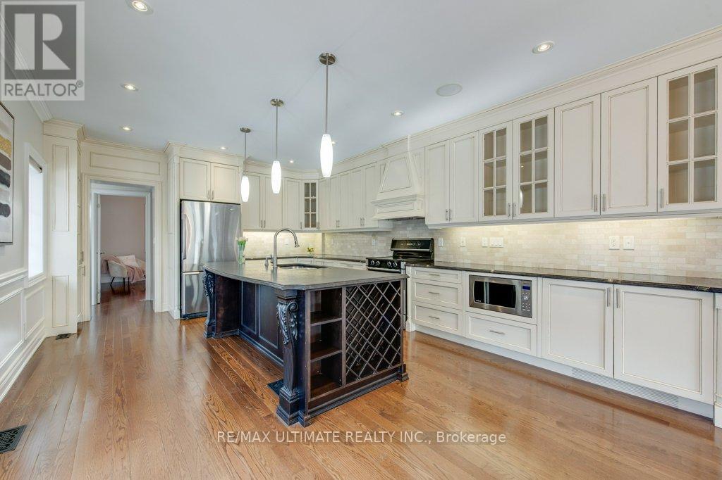 62 Teignmouth Avenue, Toronto, Ontario  M6E 1S9 - Photo 11 - W12686278