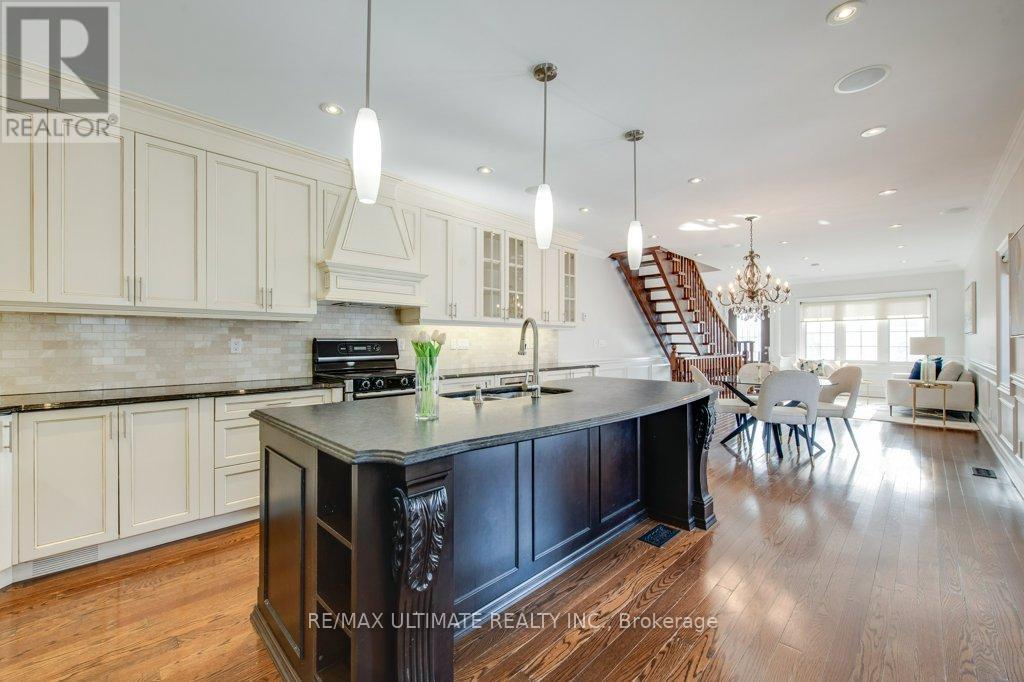 62 Teignmouth Avenue, Toronto, Ontario  M6E 1S9 - Photo 15 - W12686278