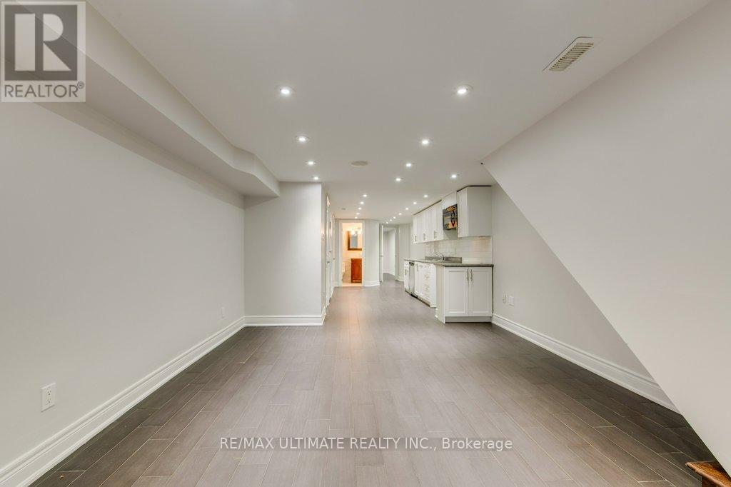 62 Teignmouth Avenue, Toronto, Ontario  M6E 1S9 - Photo 39 - W12686278