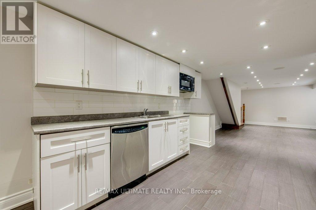 62 Teignmouth Avenue, Toronto, Ontario  M6E 1S9 - Photo 40 - W12686278