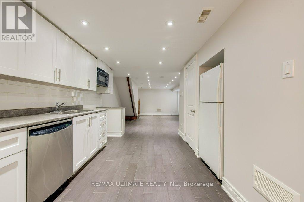 62 Teignmouth Avenue, Toronto, Ontario  M6E 1S9 - Photo 42 - W12686278