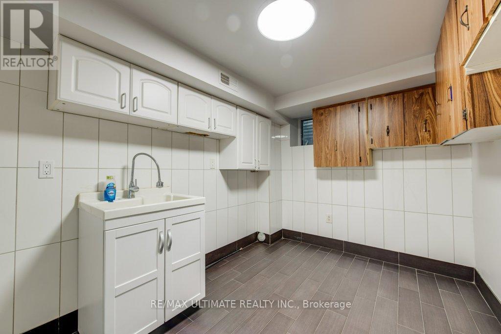 62 Teignmouth Avenue, Toronto, Ontario  M6E 1S9 - Photo 44 - W12686278