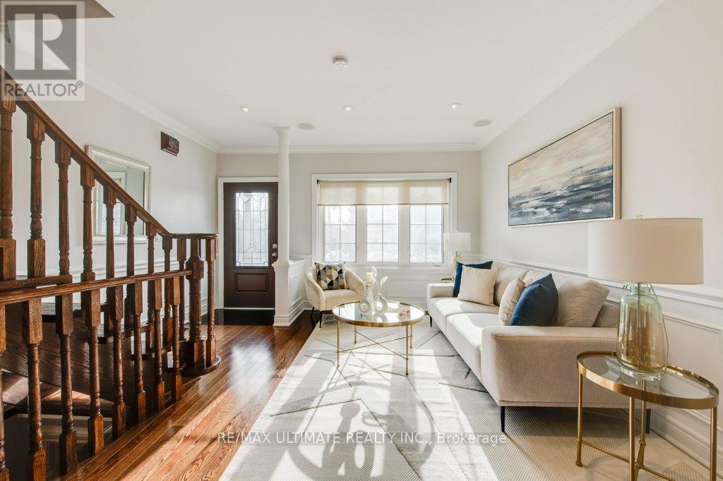 62 Teignmouth Avenue, Toronto, Ontario  M6E 1S9 - Photo 6 - W12686278