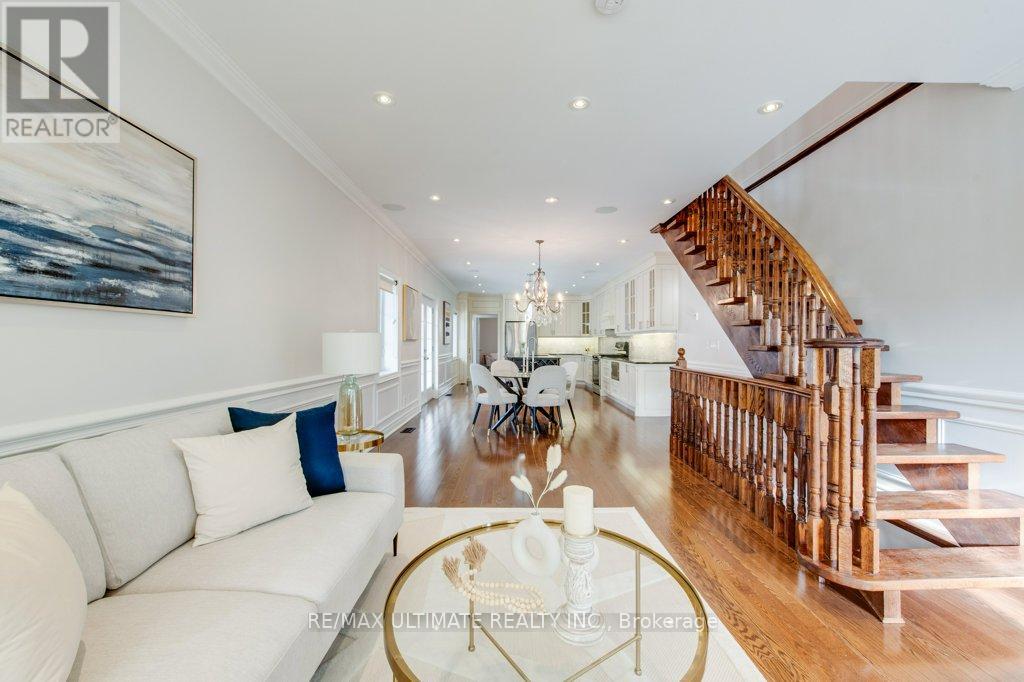 62 Teignmouth Avenue, Toronto, Ontario  M6E 1S9 - Photo 7 - W12686278