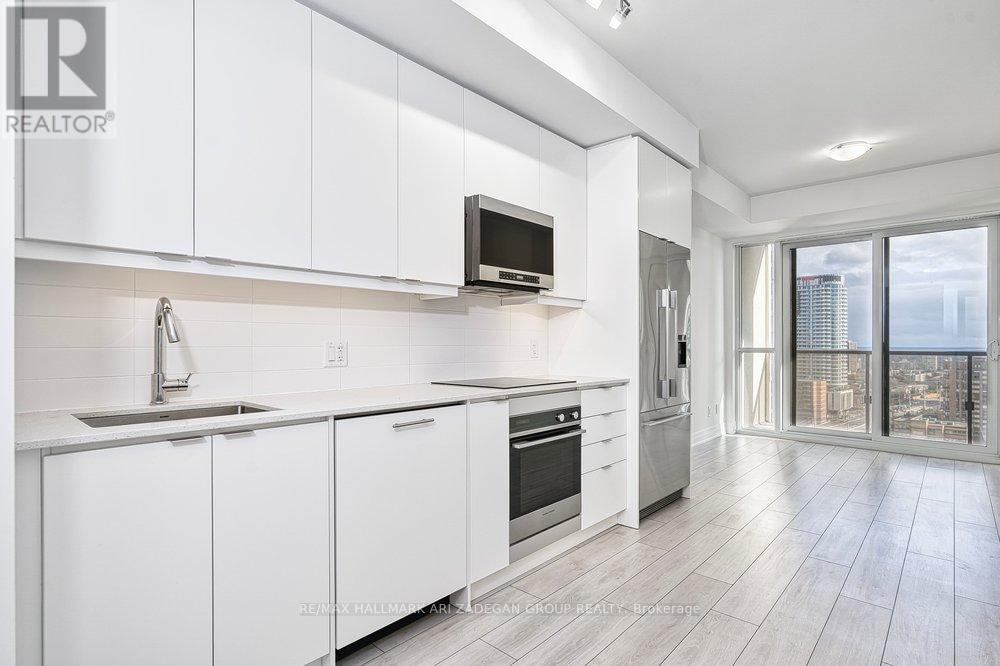 <div class="slider-price">$2,300 Monthly</div><p>1506 - 30 Elm Drive W, Mississauga, Ontario</p>