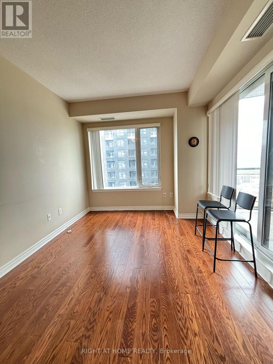 1702 - 385 Prince Of Wales Drive, Mississauga, Ontario  L5B 0C6 - Photo 13 - W12686302