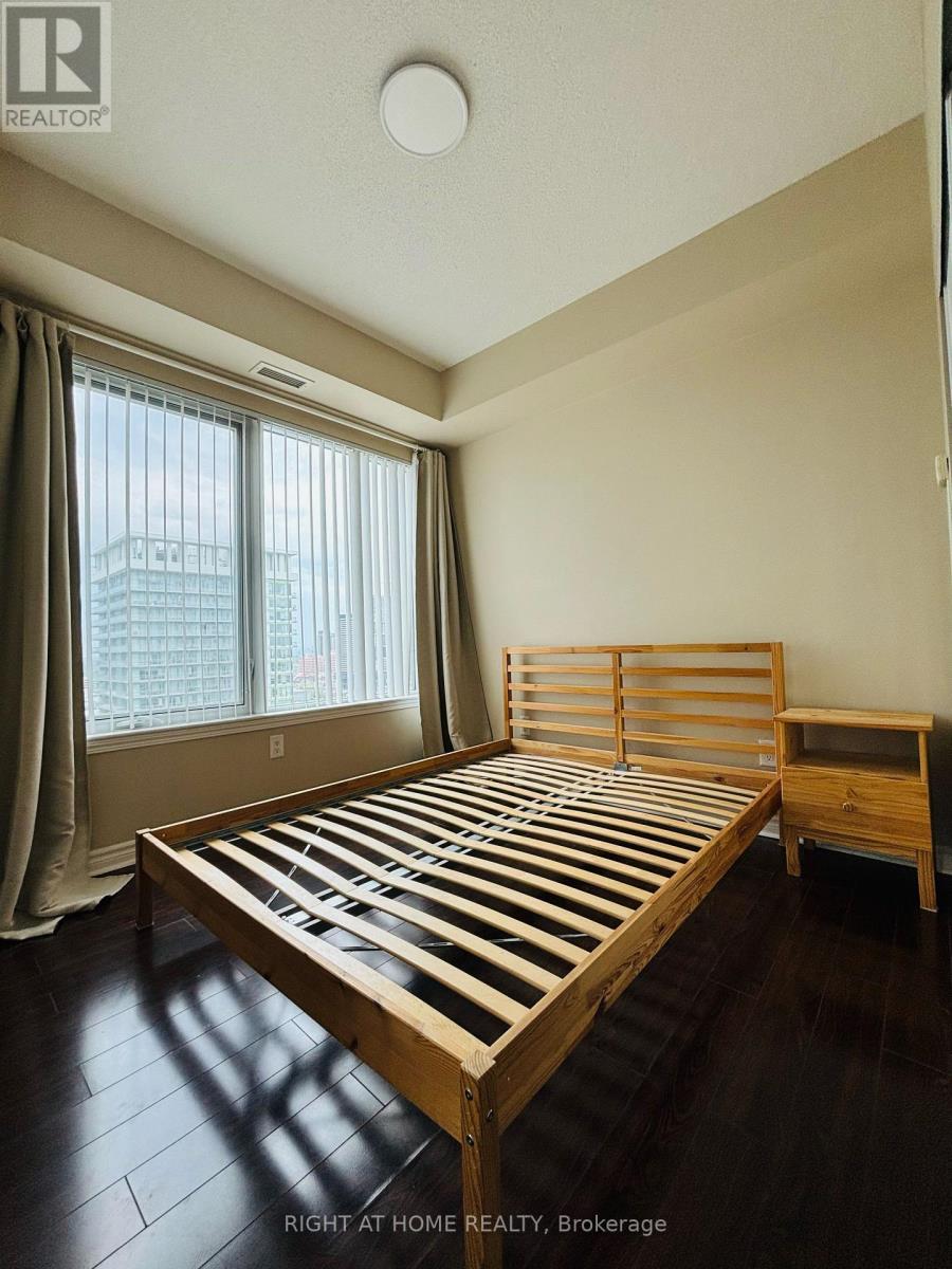 1702 - 385 Prince Of Wales Drive, Mississauga, Ontario  L5B 0C6 - Photo 7 - W12686302