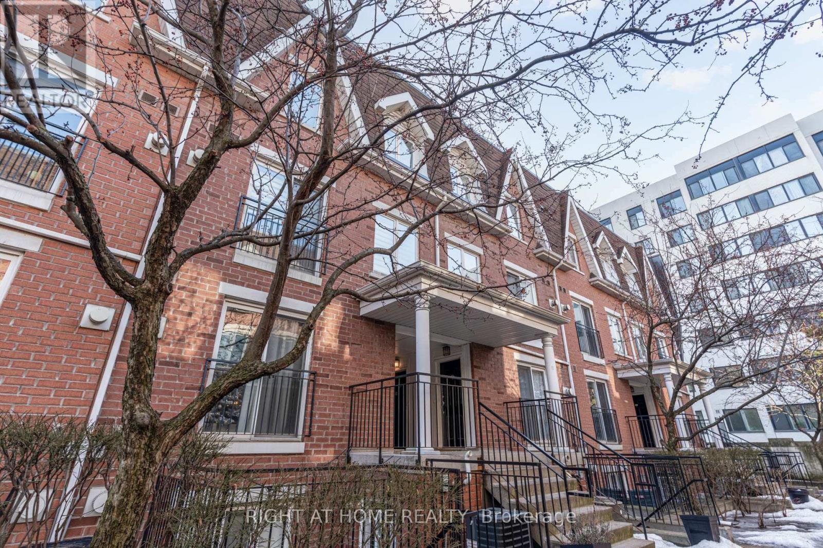 918 - 16 LAIDLAW STREET, Toronto, Ontario